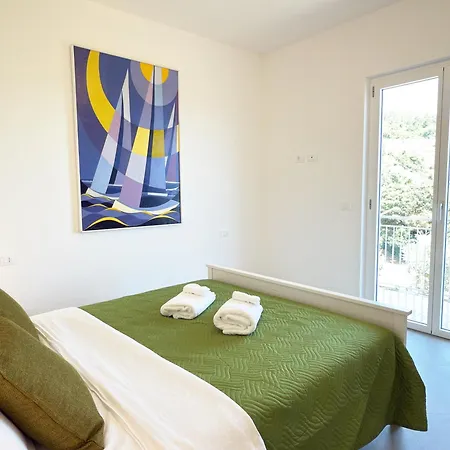 Garden & Seaview - Relax For Bikers And Families *