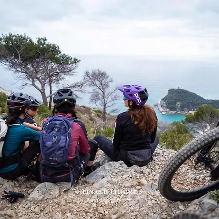 Garden & Seaview - Relax For Bikers And Families Апартаменты *