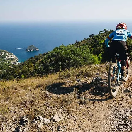 Apartment Garden & Seaview - Relax For Bikers And Families