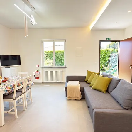 Garden & Seaview - Relax For Bikers And Families